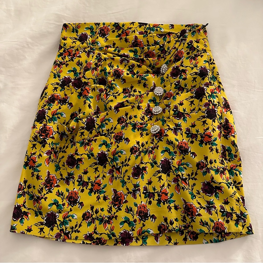 NWOT Zara Floral Mini Skirt with Rhinestone Buttons